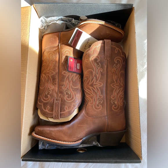 NWT Ariat Rebel Legend Western Boot Russet with square toe size 9 - Picture 3 of 5